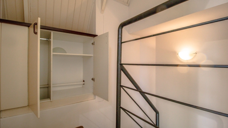 2 Bedroom Property for Sale in Wynberg Upper Western Cape